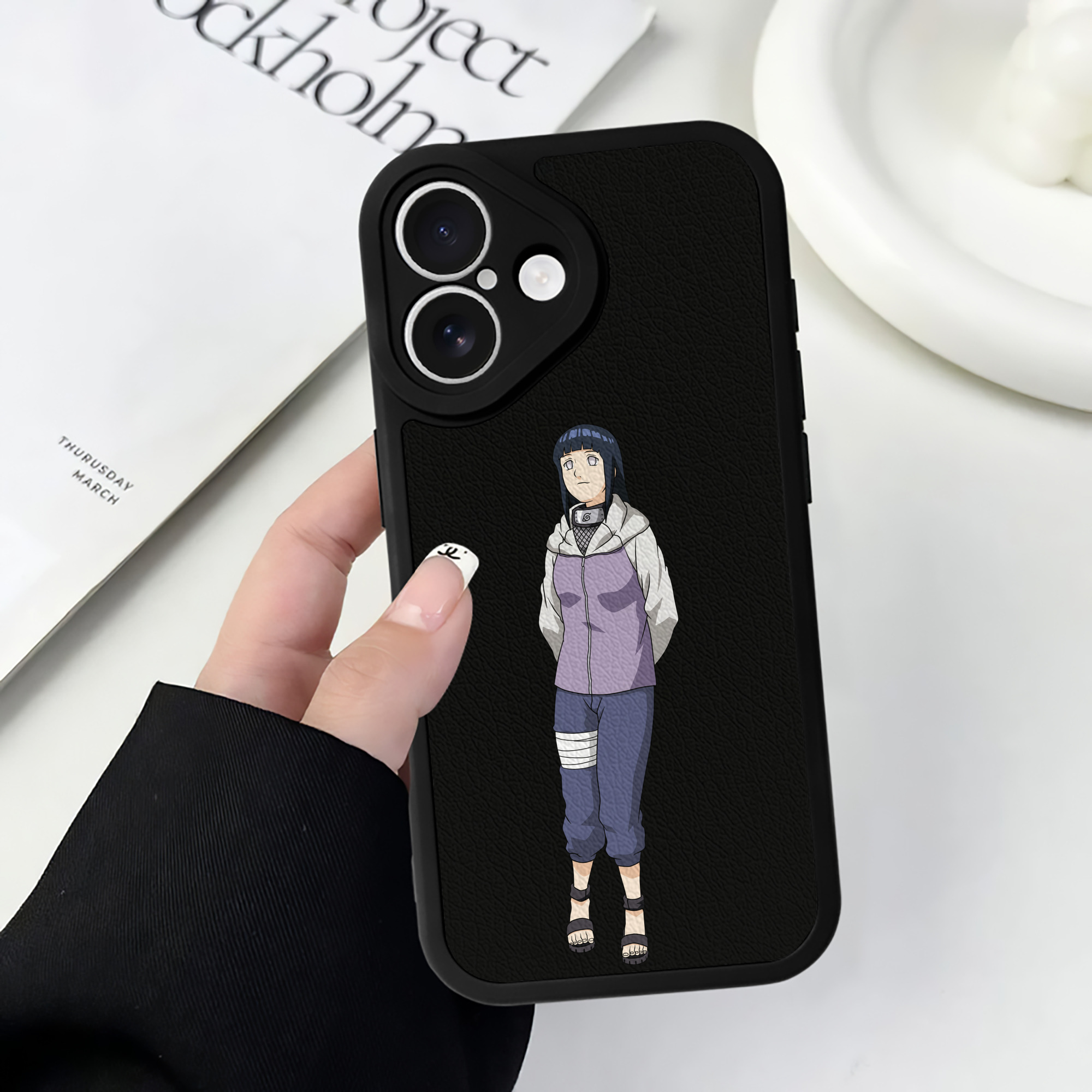（画像用） NARUTO -ナルト- 日向ヒナタ Hyūga Hinata 【iPhone 16シリーズ対応】シリコンスマホケース（レザー調） 材質：シリコン